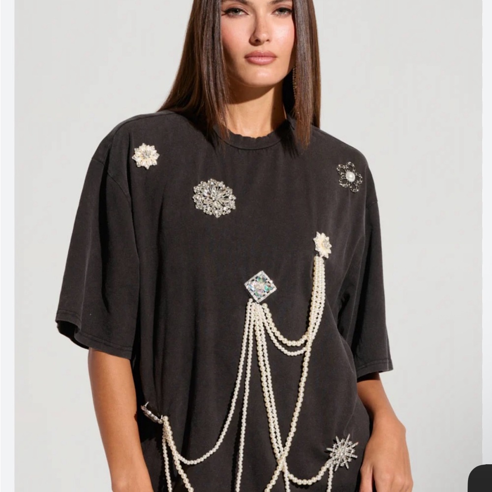 AKIRA Black Embellished Short Sleeve Tee